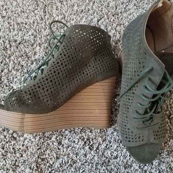 Wedges - Picture 1 of 4